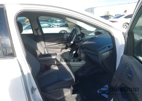 2019 Ford Escape S z USA, uszkodzony, nr VIN 1FMCU0F73KUB84816